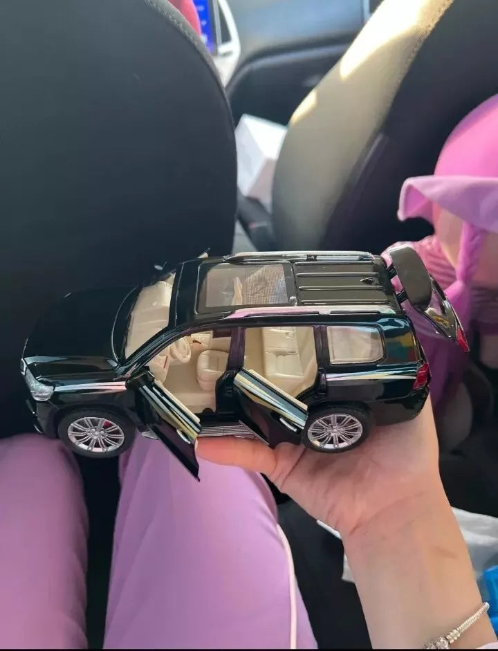 Toyota Land Cruiser |Best Selling π₯ 1:24 Scale Die-Cast